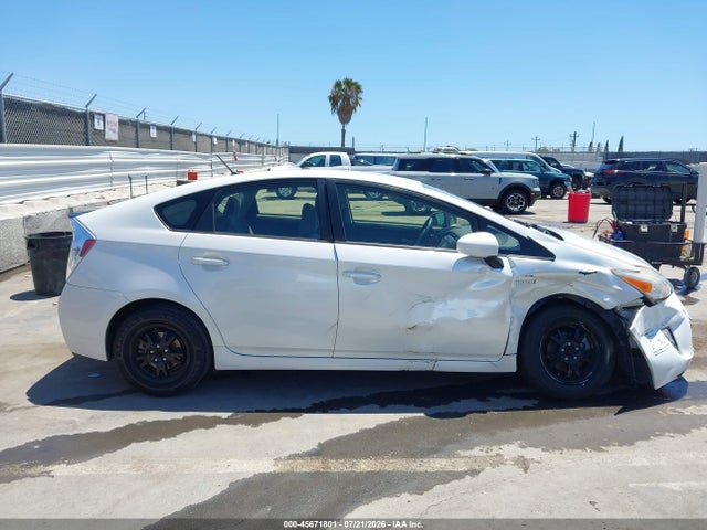 Toyota Prius Two 2015 JTDKN3DU9F0469962 Image 13
