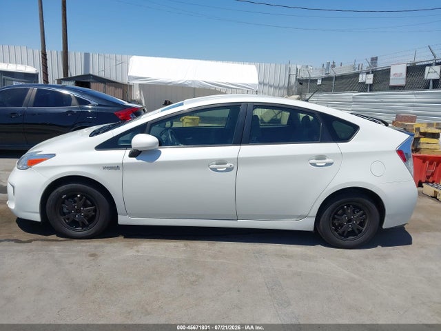 Toyota Prius Two 2015 JTDKN3DU9F0469962 Image 14