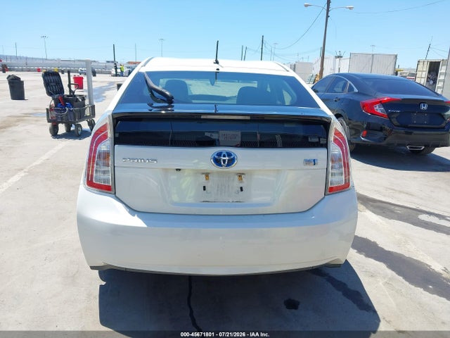 Toyota Prius Two 2015 JTDKN3DU9F0469962 Image 16