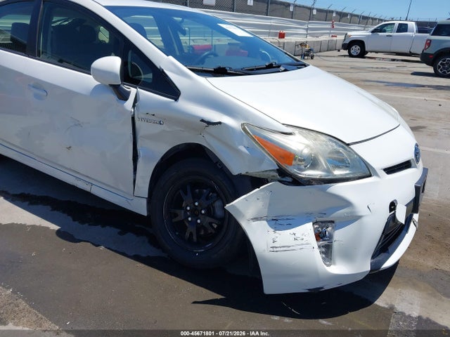 Toyota Prius Two 2015 JTDKN3DU9F0469962 Image 6