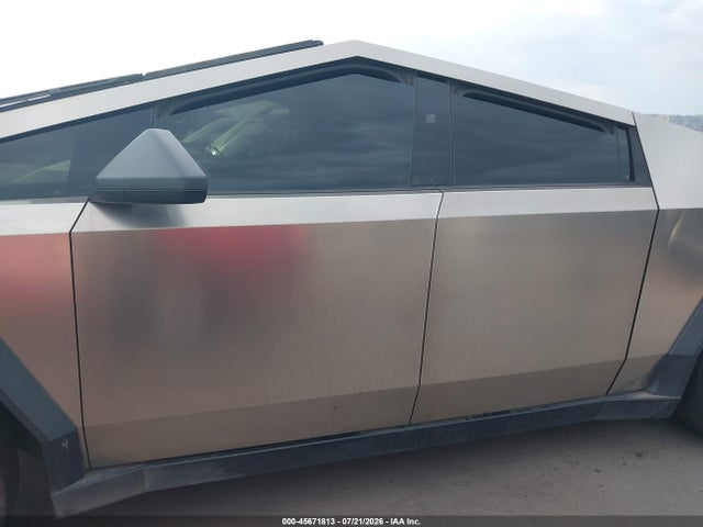 45671813 :رقم المزاد ، 7G2CEHED5SA073419 vin ، 2025 Tesla Cybertruck All-wheel Drive مزاد بيع