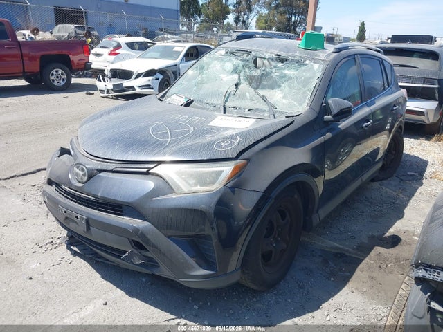 Toyota RAV4 LE 2017 JTMZFREV9HJ121808 Image 2