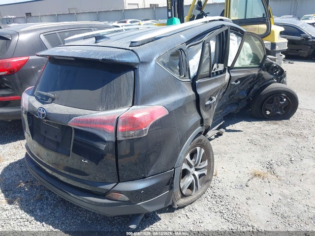 Toyota RAV4 LE 2017 JTMZFREV9HJ121808 Image 4