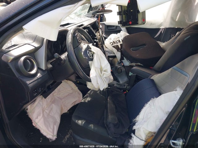 Toyota RAV4 LE 2017 JTMZFREV9HJ121808 Image 5