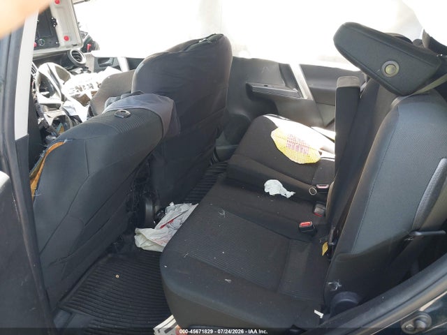Toyota RAV4 LE 2017 JTMZFREV9HJ121808 Image 8