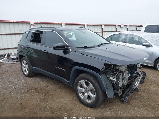 3C4NJCBB7JT233607 Jeep Compass Latitude Fwd