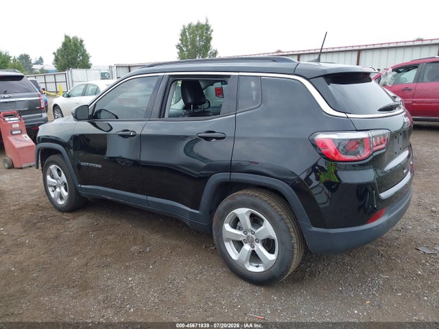 3C4NJCBB7JT233607 Jeep Compass Latitude Fwd