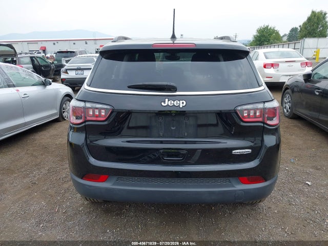 3C4NJCBB7JT233607 Jeep Compass Latitude Fwd