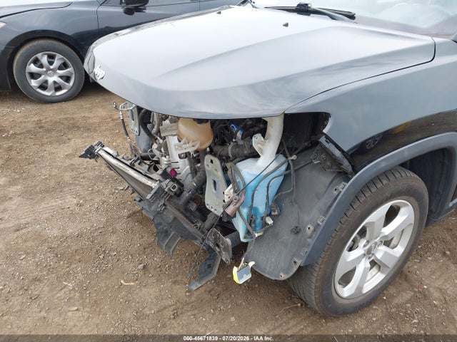 3C4NJCBB7JT233607 Jeep Compass Latitude Fwd