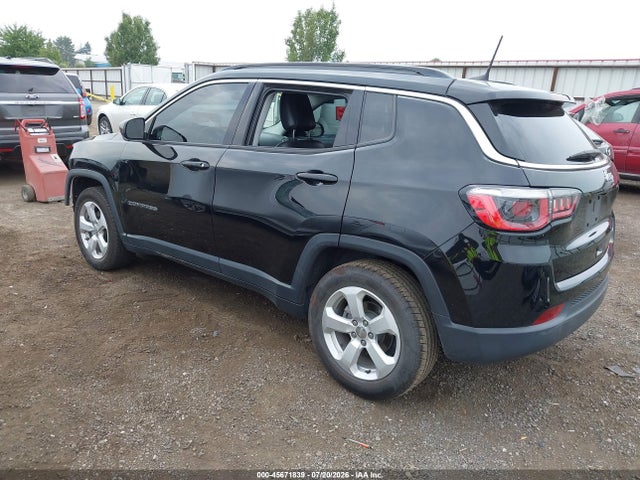 3C4NJCBB7JT233607 Jeep Compass Latitude Fwd