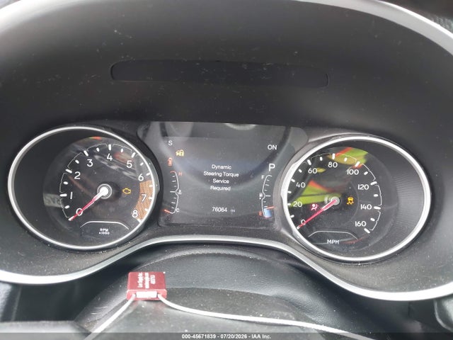 3C4NJCBB7JT233607 Jeep Compass Latitude Fwd