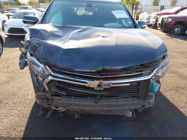 1GNERGKW2JJ282005 Chevrolet Traverse Lt Cloth