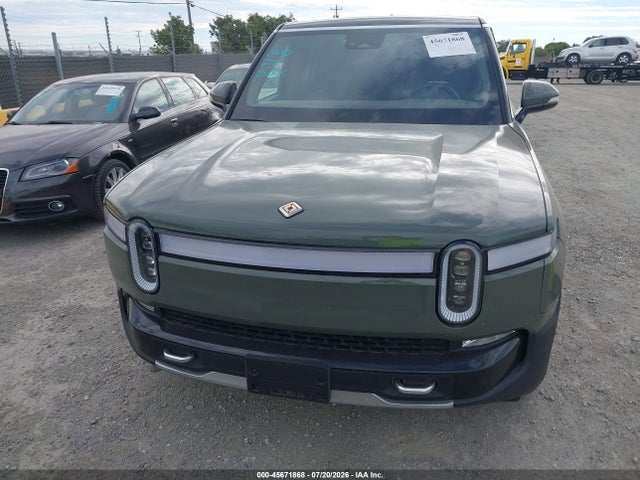 Продажа на аукционе авто 2023 Rivian R1s Launch Edition, vin: 7PDSGABL6PN000530, номер лота: 45671868