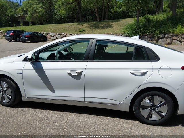 Продаж на аукціоні авто 2020 Hyundai Ioniq Hybrid Blue, vin: KMHC65LC1LU220304, номер лоту: 45671949