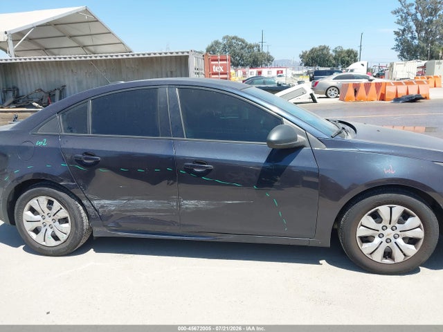 1G1PA5SG9F7141693 Chevrolet Cruze Ls Auto