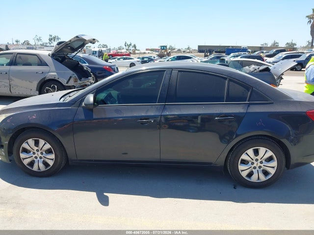 1G1PA5SG9F7141693 Chevrolet Cruze Ls Auto