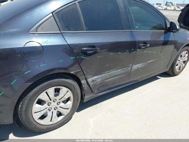 1G1PA5SG9F7141693 Chevrolet Cruze Ls Auto