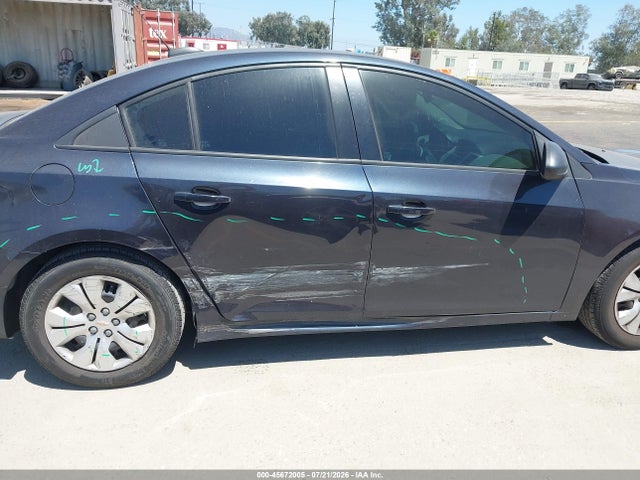 1G1PA5SG9F7141693 Chevrolet Cruze Ls Auto
