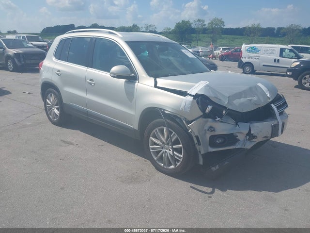 Продажа на аукционе авто 2013 Volkswagen Tiguan Se, vin: WVGBV3AX9DW566728, номер лота: 45672037