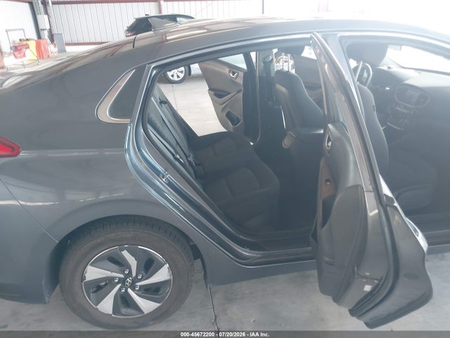 KMHC75LC8HU036532 Hyundai Ioniq Hybrid Sel