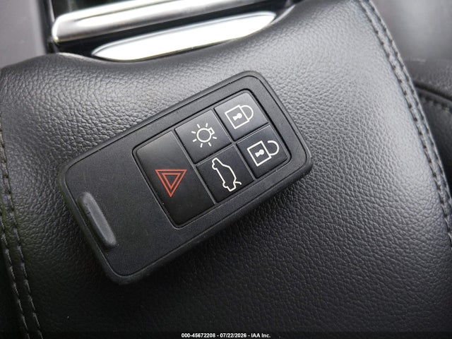 45672208 :رقم المزاد ، YV440MWKXH1038596 vin ، 2017 Volvo V60 Cross Country T5 مزاد بيع