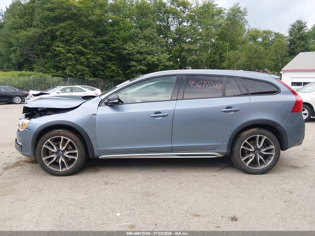 45672208 :رقم المزاد ، YV440MWKXH1038596 vin ، 2017 Volvo V60 Cross Country T5 مزاد بيع