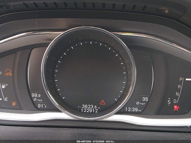45672208 :رقم المزاد ، YV440MWKXH1038596 vin ، 2017 Volvo V60 Cross Country T5 مزاد بيع