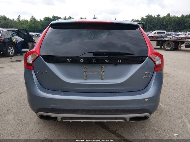 45672208 :رقم المزاد ، YV440MWKXH1038596 vin ، 2017 Volvo V60 Cross Country T5 مزاد بيع