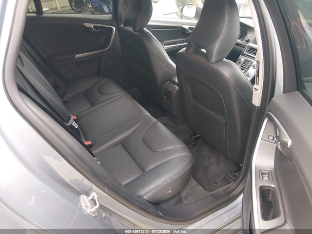 45672208 :رقم المزاد ، YV440MWKXH1038596 vin ، 2017 Volvo V60 Cross Country T5 مزاد بيع