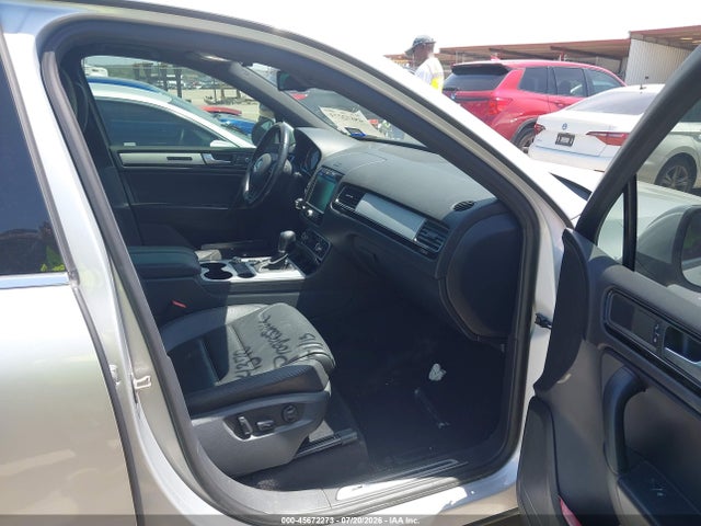 Продаж на аукціоні авто 2014 Volkswagen Touareg 3.6l R-line, vin: WVGDF9BP6ED003690, номер лоту: 45672273