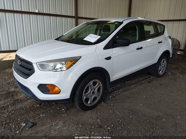 Ford ESCAPE S 2017 1FMCU0F70HUC31597 Image 2