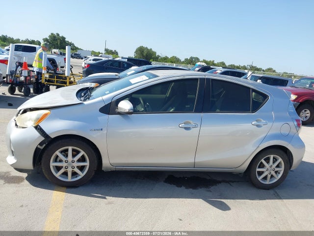 Продажа на аукционе авто 2012 Toyota Prius C Three, vin: JTDKDTB36C1523253, номер лота: 45672359