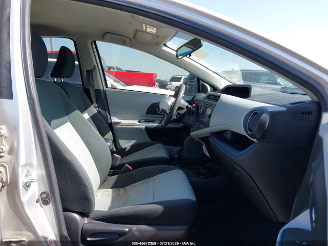Продажа на аукционе авто 2012 Toyota Prius C Three, vin: JTDKDTB36C1523253, номер лота: 45672359