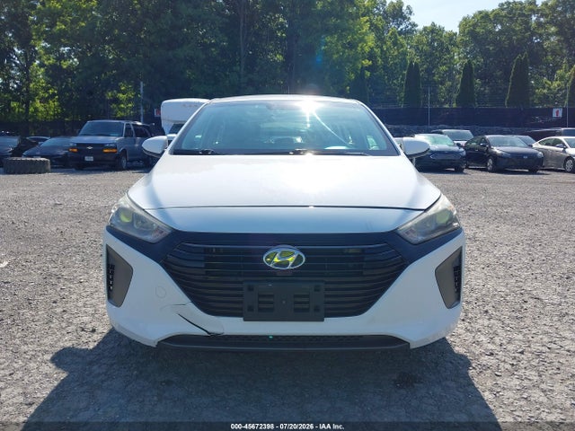 2018 Hyundai Ioniq Hybrid Blue მანქანა იყიდება აუქციონზე, vin: KMHC65LC4JU075613, აუქციონის ნომერი: 45672398