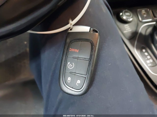 45672416 :رقم المزاد ، 1C4PJMLBXKD230401 vin ، 2019 Jeep Cherokee Latitude Plus 4x4 مزاد بيع