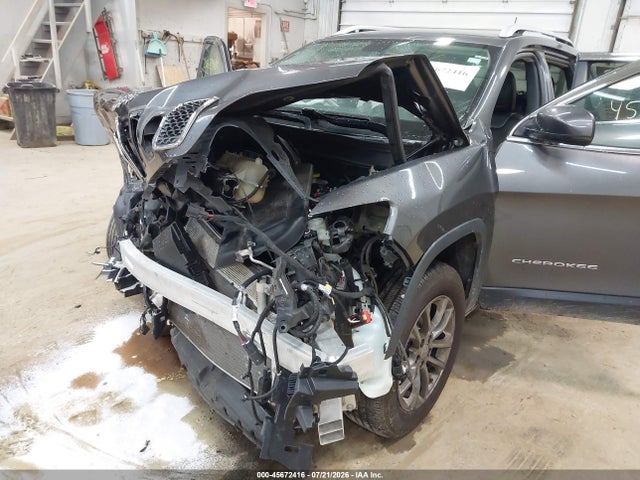 45672416 :رقم المزاد ، 1C4PJMLBXKD230401 vin ، 2019 Jeep Cherokee Latitude Plus 4x4 مزاد بيع