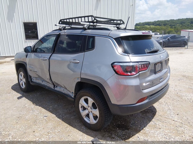Jeep Compass Latitude 4x4 2018 3C4NJDBB7JT114140 Image 3