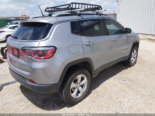 Jeep Compass Latitude 4x4 2018 3C4NJDBB7JT114140 Image 4