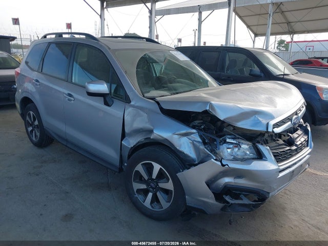 45672455 :رقم المزاد ، JF2SJAGC3JH524131 vin ، 2018 Subaru Forester 2.5i Premium مزاد بيع