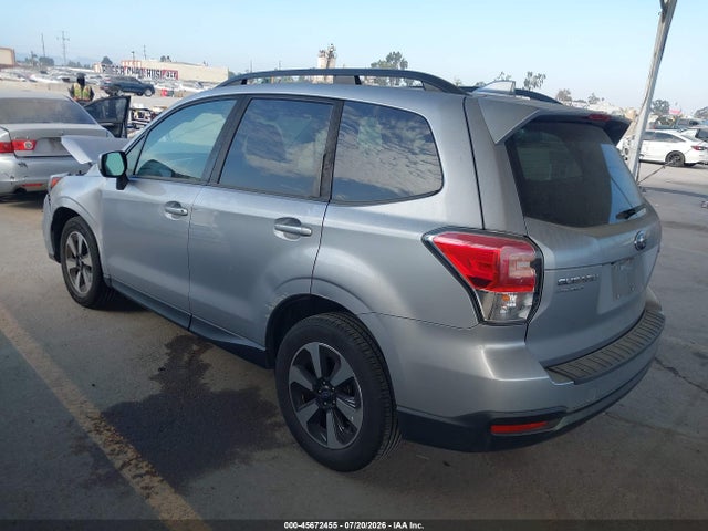 45672455 :رقم المزاد ، JF2SJAGC3JH524131 vin ، 2018 Subaru Forester 2.5i Premium مزاد بيع