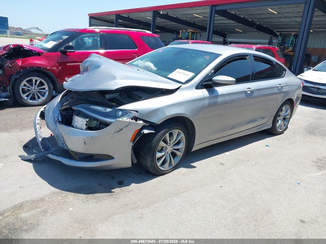 Chrysler 200 S 2015 1C3CCCBBXFN702850 Image 2