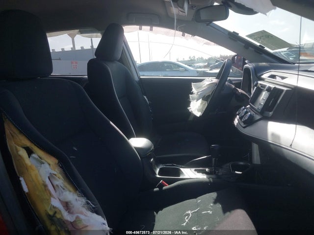 Toyota RAV4 LE 2018 2T3ZFREV8JW493552 Image 18