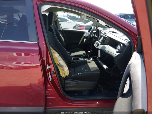 Toyota RAV4 LE 2018 2T3ZFREV8JW493552 Image 5