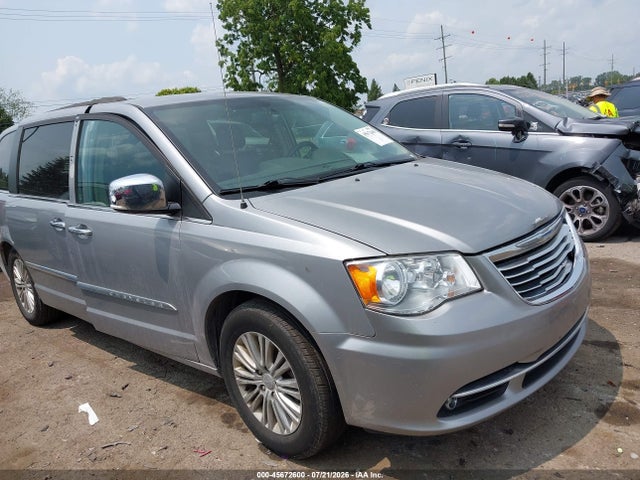 45672600 :رقم المزاد ، 2C4RC1CG9FR716987 vin ، 2015 Chrysler Town & Country Touring-l مزاد بيع