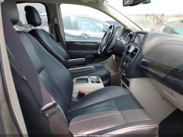 45672600 :رقم المزاد ، 2C4RC1CG9FR716987 vin ، 2015 Chrysler Town & Country Touring-l مزاد بيع