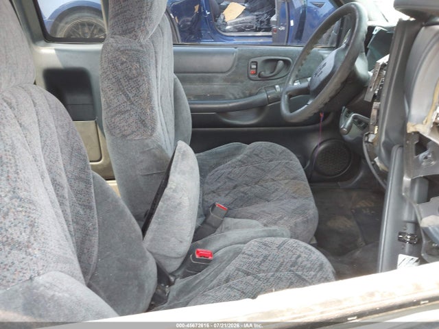 45672616 :رقم المزاد ، 1GTCS19W918234208 vin ، 2001 Gmc Sonoma Sls مزاد بيع