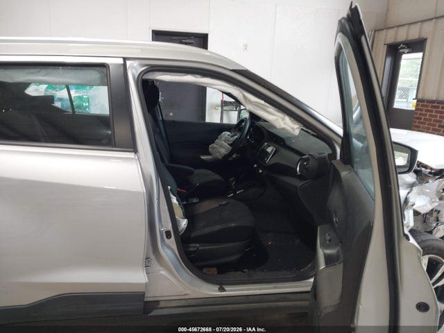 45672668 :رقم المزاد ، 3N1CP5CU4JL539684 vin ، 2018 Nissan Kicks Sv مزاد بيع