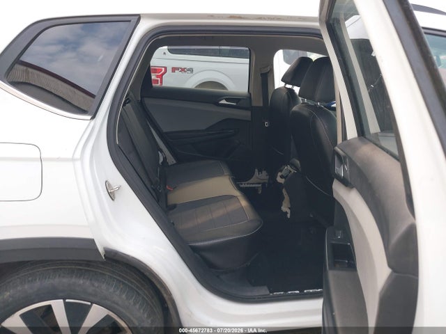 Продаж на аукціоні авто 2022 Volkswagen Taos 1.5t Se, vin: 3VVWX7B28NM043102, номер лоту: 45672783