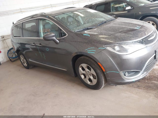 Aukcja sprzedaży 2017 Chrysler Pacifica Touring-l Plus, vin: 2C4RC1EG2HR811004, numer aukcji: 45672840