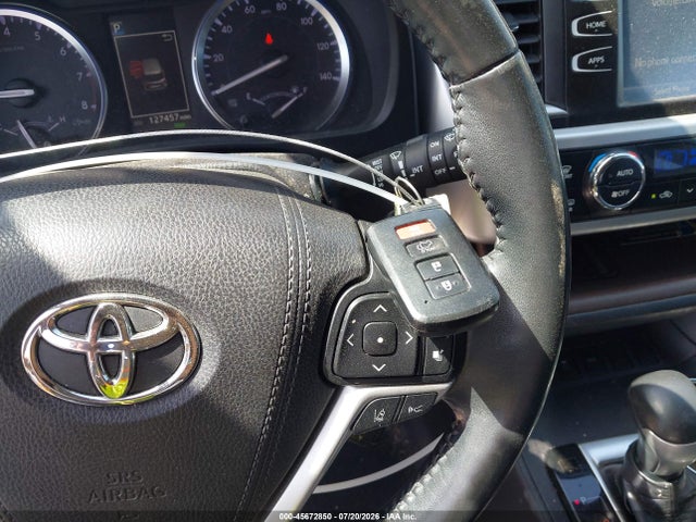 2018 Toyota Highlander Xle მანქანა იყიდება აუქციონზე, vin: 5TDKZRFH4JS529711, აუქციონის ნომერი: 45672850